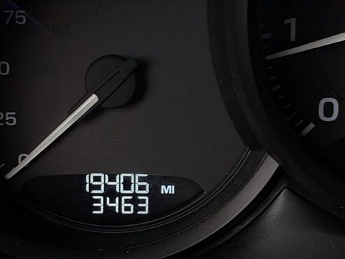 Used 2023 Porsche Macan AWD/4WD image 11