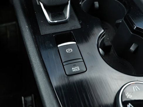 Used 2024 Nissan Rogue S AWD/4WD image 19