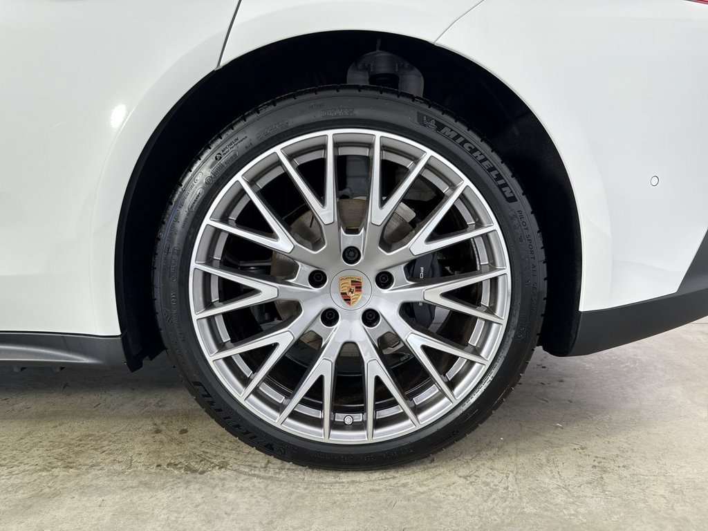 New 2026 Porsche Panamera RWD image 14