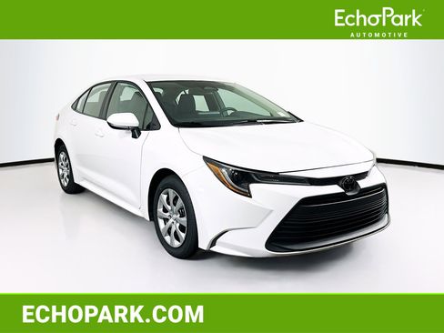 Used 2024 Toyota Corolla LE FWD image 1