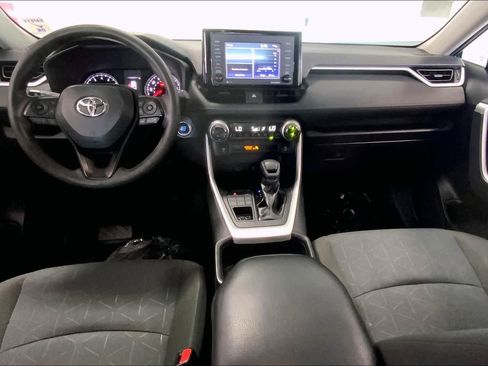 Used 2022 Toyota RAV4 XLE image 9