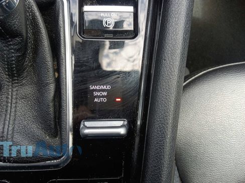 Used 2024 Jeep Compass Latitude AWD/4WD image 33