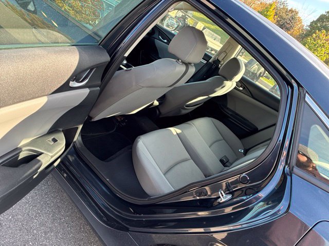 Used 2018 Honda Civic EX image 9