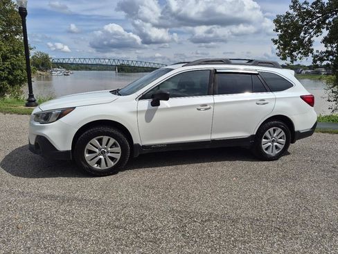 Used 2019 Subaru Outback 2.5i AWD/4WD image 3
