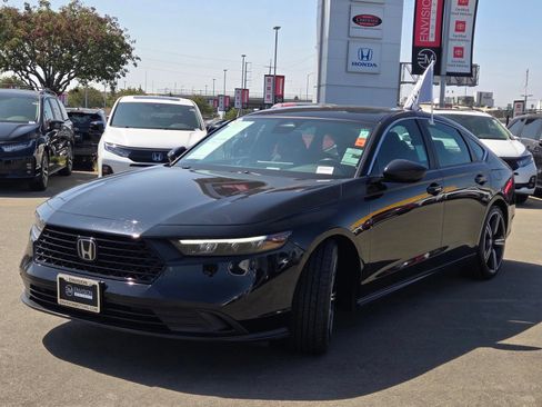 Used 2024 Honda Accord Sport image 3