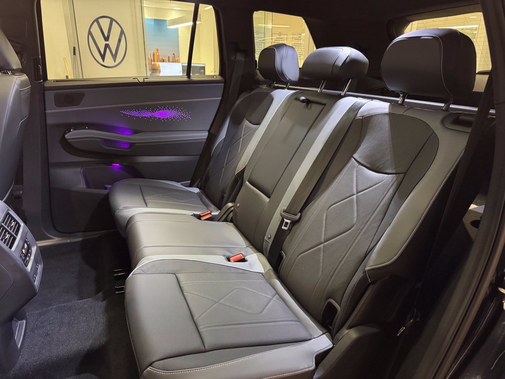 New 2027 Volkswagen Atlas SEL R-Line AWD/4WD image 18