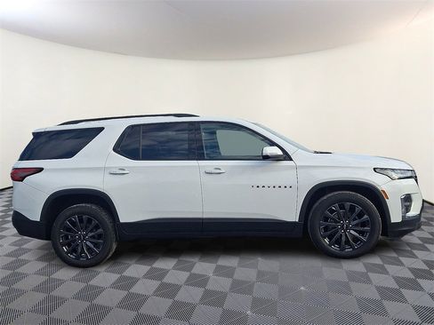 Used 2023 Chevrolet Traverse RS image 10