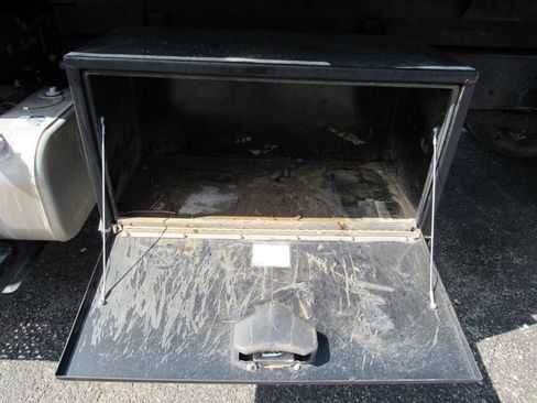 Used 2022 Ford F750 2WD Regular Cab Super Duty image 20