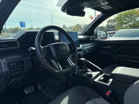Used 2024 Toyota Tacoma TRD Off-Road image 16