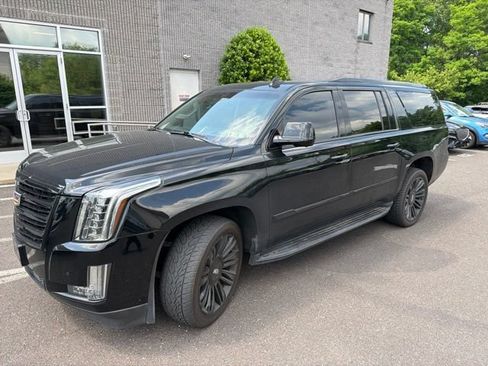 Used 2016 Cadillac Escalade ESV Luxury AWD/4WD image 3