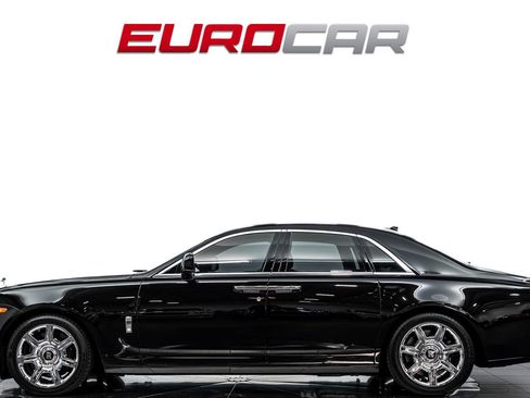 Used 2010 Rolls-Royce Ghost image 2