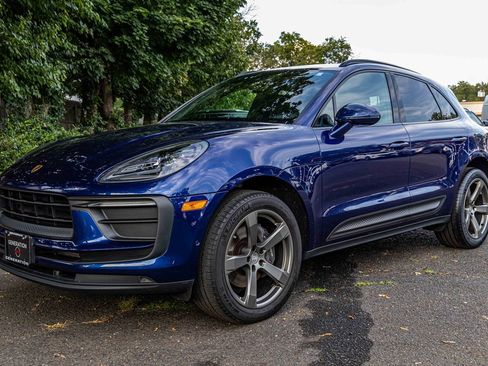 Used 2022 Porsche Macan image 3
