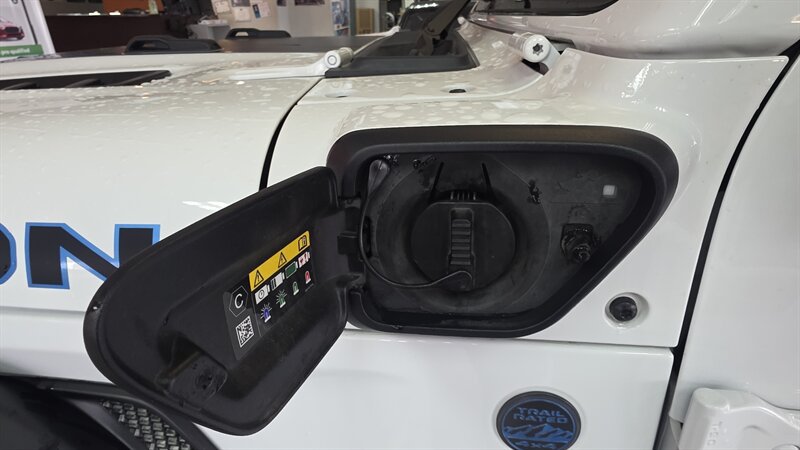 Used 2024 Jeep Wrangler Unlimited Rubicon 4xe AWD/4WD image 39