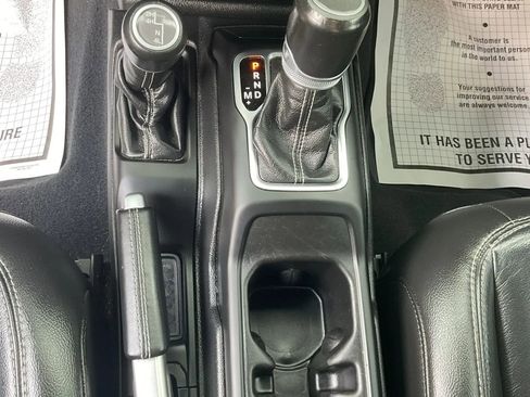 Used 2020 Jeep Gladiator Overland AWD/4WD image 34