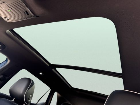 Used 2024 Volkswagen Atlas Cross Sport SEL Premium R-Line image 11