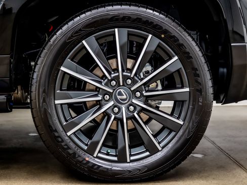 Used 2026 Lexus GX 550 w/ Accessory Package (2T) image 35