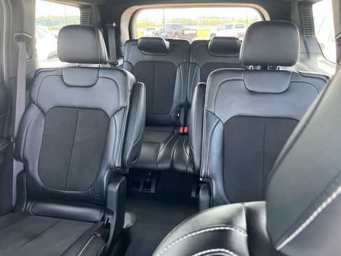 Used 2023 Jeep Grand Cherokee L Laredo AWD/4WD image 13