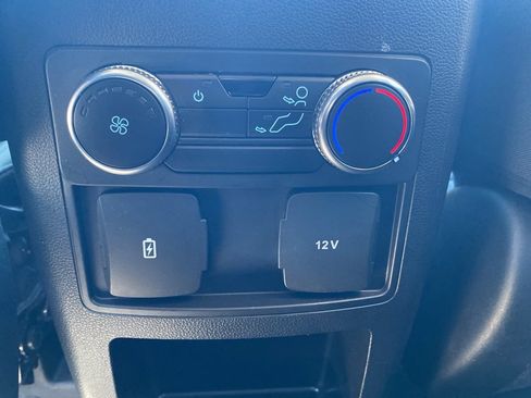 Used 2021 Ford Explorer XLT image 24