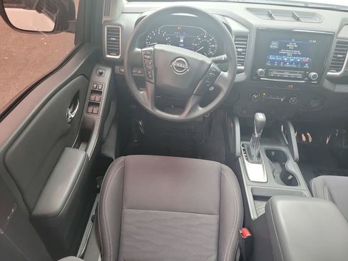 Used 2022 Nissan Frontier SV image 16