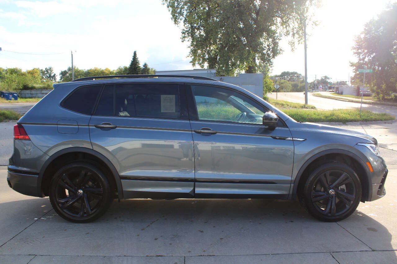 Used 2023 Volkswagen Tiguan SE R-Line FWD image 5
