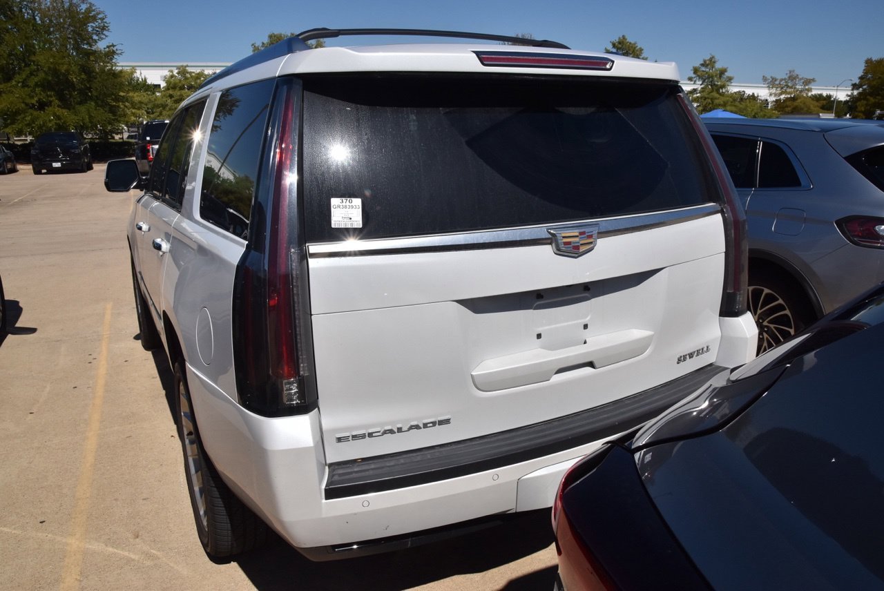 Used 2016 Cadillac Escalade Premium RWD image 8