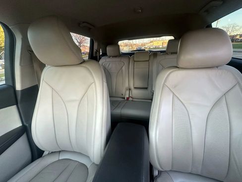 Used 2019 Lincoln Nautilus Select image 14