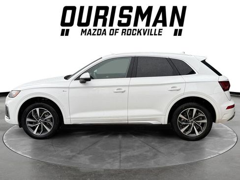 Used 2023 Audi Q5 2.0T Premium w/ Convenience Package AWD/4WD image 3