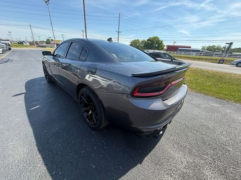 Used 2017 Dodge Charger R/T w/ Premium Group RWD image 6