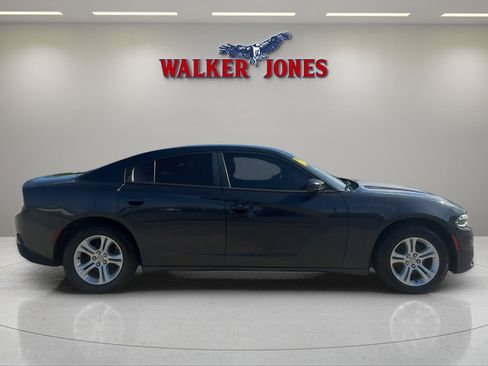 Used 2016 Dodge Charger SE RWD image 7