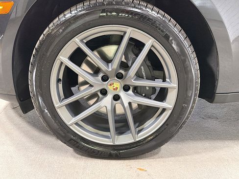 Certified 2026 Porsche Macan AWD/4WD image 42