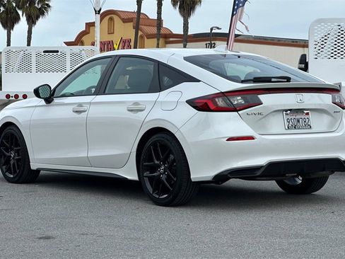 Used 2025 Honda Civic Sport image 5