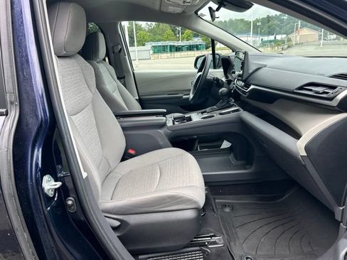 Used 2023 Toyota Sienna LE FWD image 27