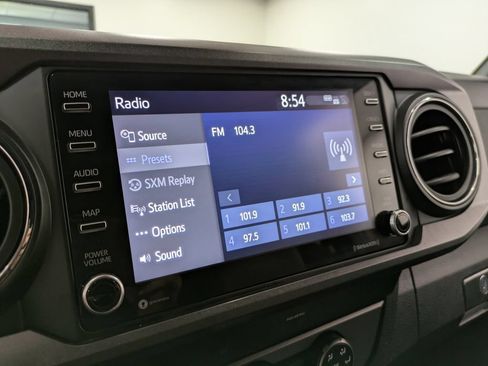 Used 2020 Toyota Tacoma TRD Sport AWD/4WD image 13