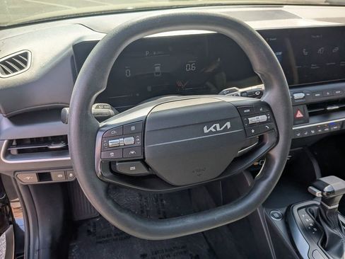 Used 2025 Kia K4 LXS image 19