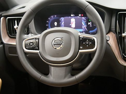 Certified 2023 Volvo XC60 T8 Ultimate w/ Climate Package image 27