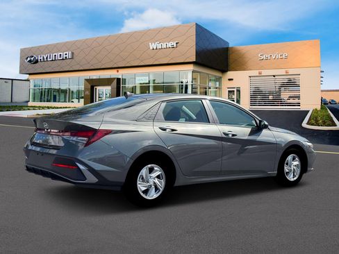 New 2026 Hyundai Elantra SE FWD image 8