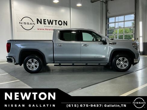 Used 2023 GMC Sierra 1500 SLT AWD/4WD image 4