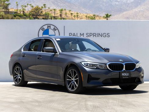 Used 2020 BMW 330i Sedan w/ Convenience Package RWD image 2