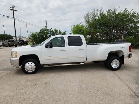 Used 2009 Chevrolet Silverado 3500 LTZ image 2