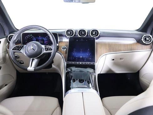 Certified 2024 Mercedes-Benz GLC 300 4MATIC image 33