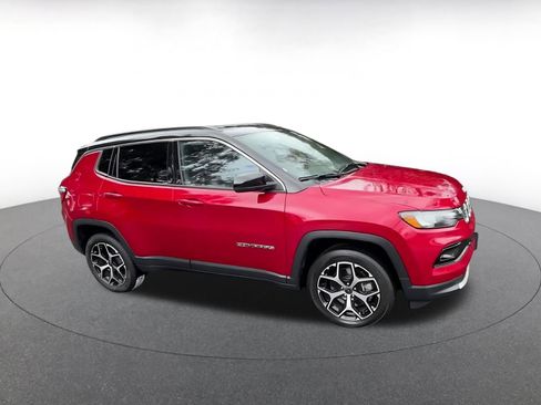 Used 2025 Jeep Compass Limited image 2