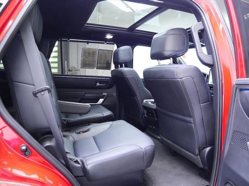 Used 2024 Toyota Sequoia Platinum AWD/4WD image 33
