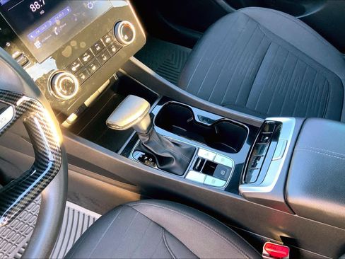 Used 2022 Hyundai Santa Cruz SEL image 18