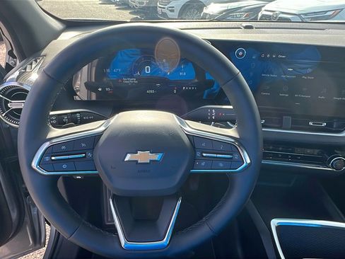 New 2026 Chevrolet Equinox LT image 18