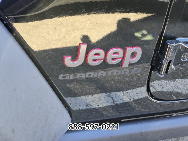 Used 2023 Jeep Gladiator Rubicon w/ Trailer Tow Package AWD/4WD image 2