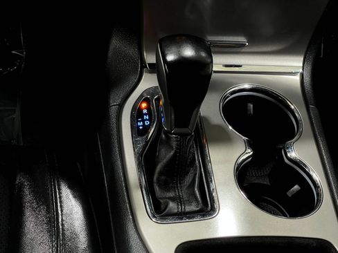 Used 2021 Jeep Grand Cherokee Laredo X AWD/4WD image 28