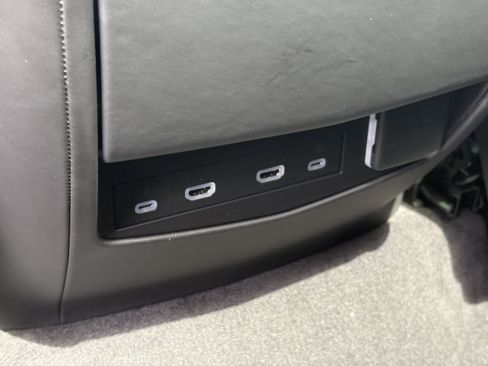 Certified 2023 Cadillac Escalade ESV V AWD/4WD image 17