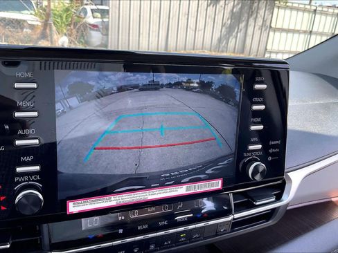 Used 2024 Toyota Sienna XLE FWD image 50