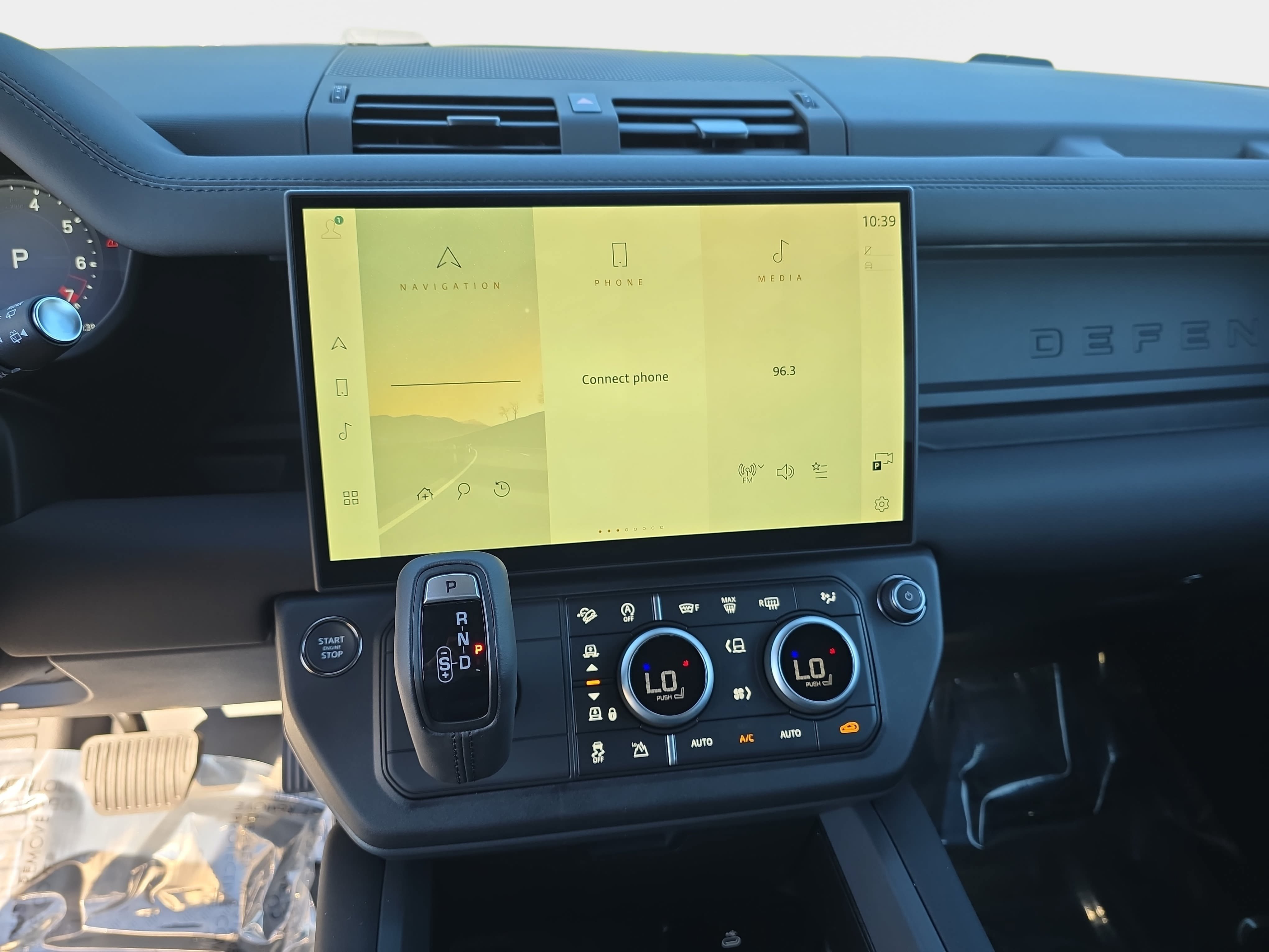 New 2026 Land Rover Defender 110 X-Dynamic SE AWD/4WD image 19