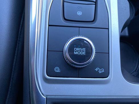 Certified 2022 Ford Explorer XLT w/ Equipment Group 202A image 20